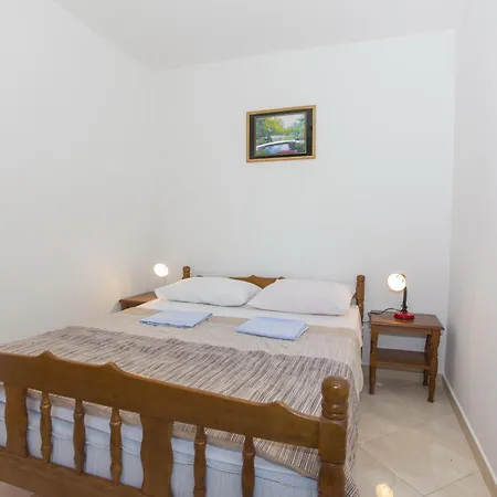 Apartment With A Parking Space Sumartin, Brac - 17267