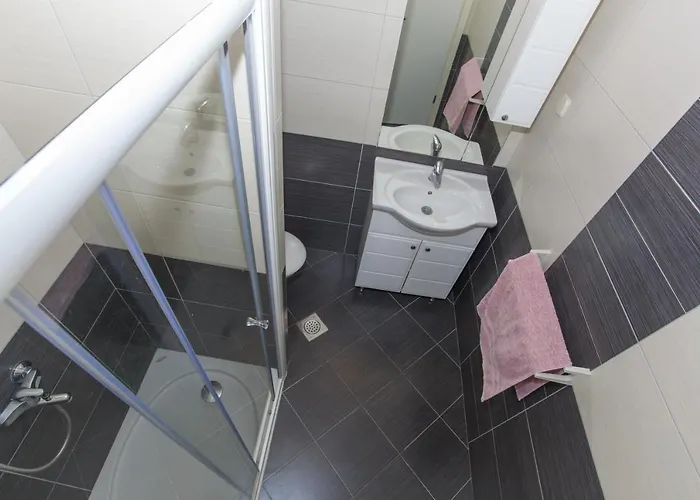 With A Parking Space Sumartin, Brac - 17267 *