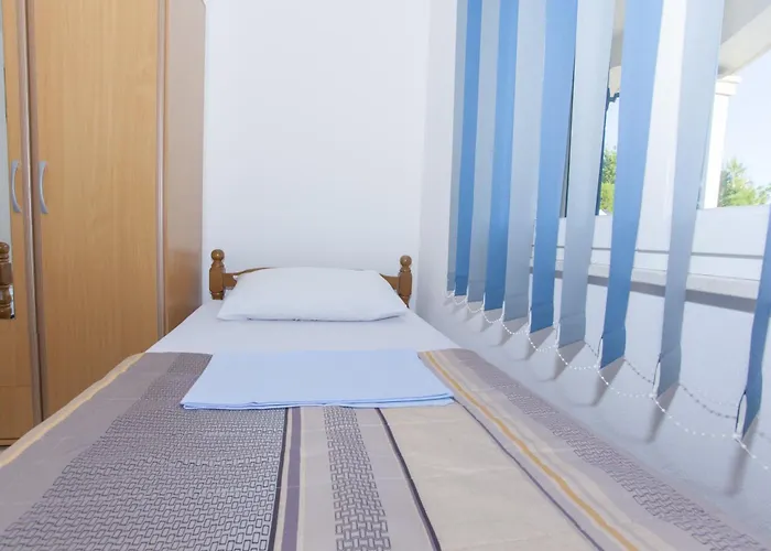 Apartment With A Parking Space Sumartin, Brac - 17267 *